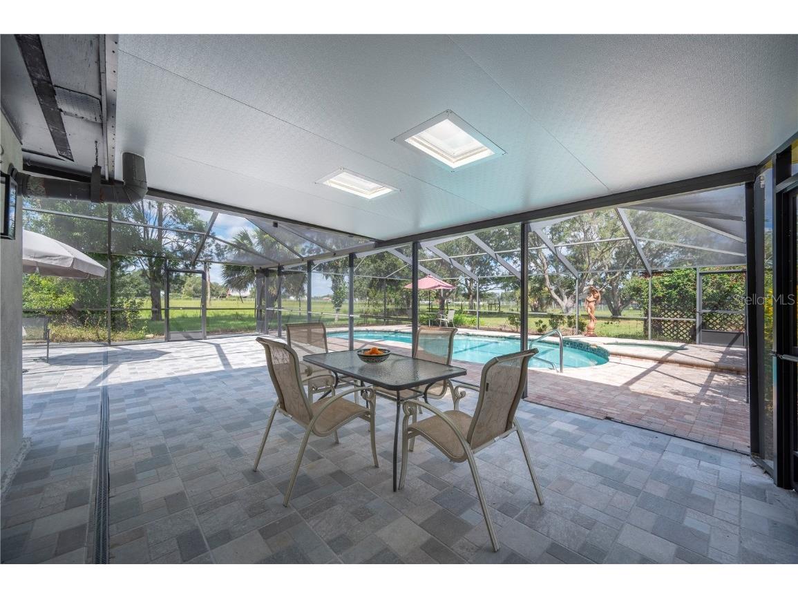 216 Corbett Road Lithia FL 33547 L4956483 image8