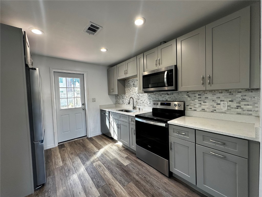 216 David Avenue Clearwater FL 33759 TB8444338 image3