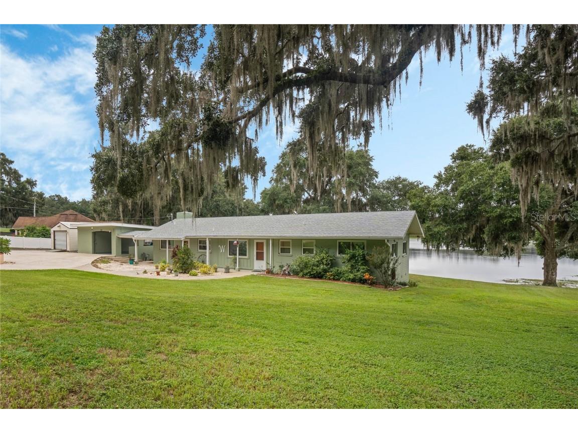 216 E Mirror Lake Drive Fruitland Park FL 34731 - Mirror Lake G5086958 image1