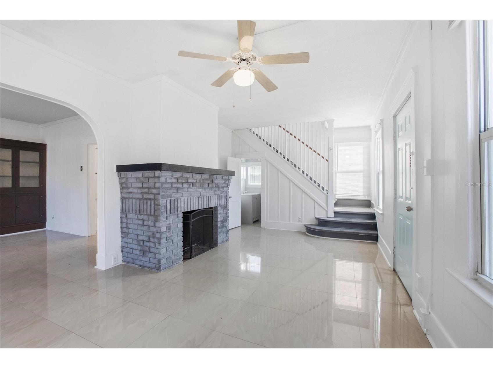 216 Earl Street Daytona Beach FL 32118 V4948769 image2