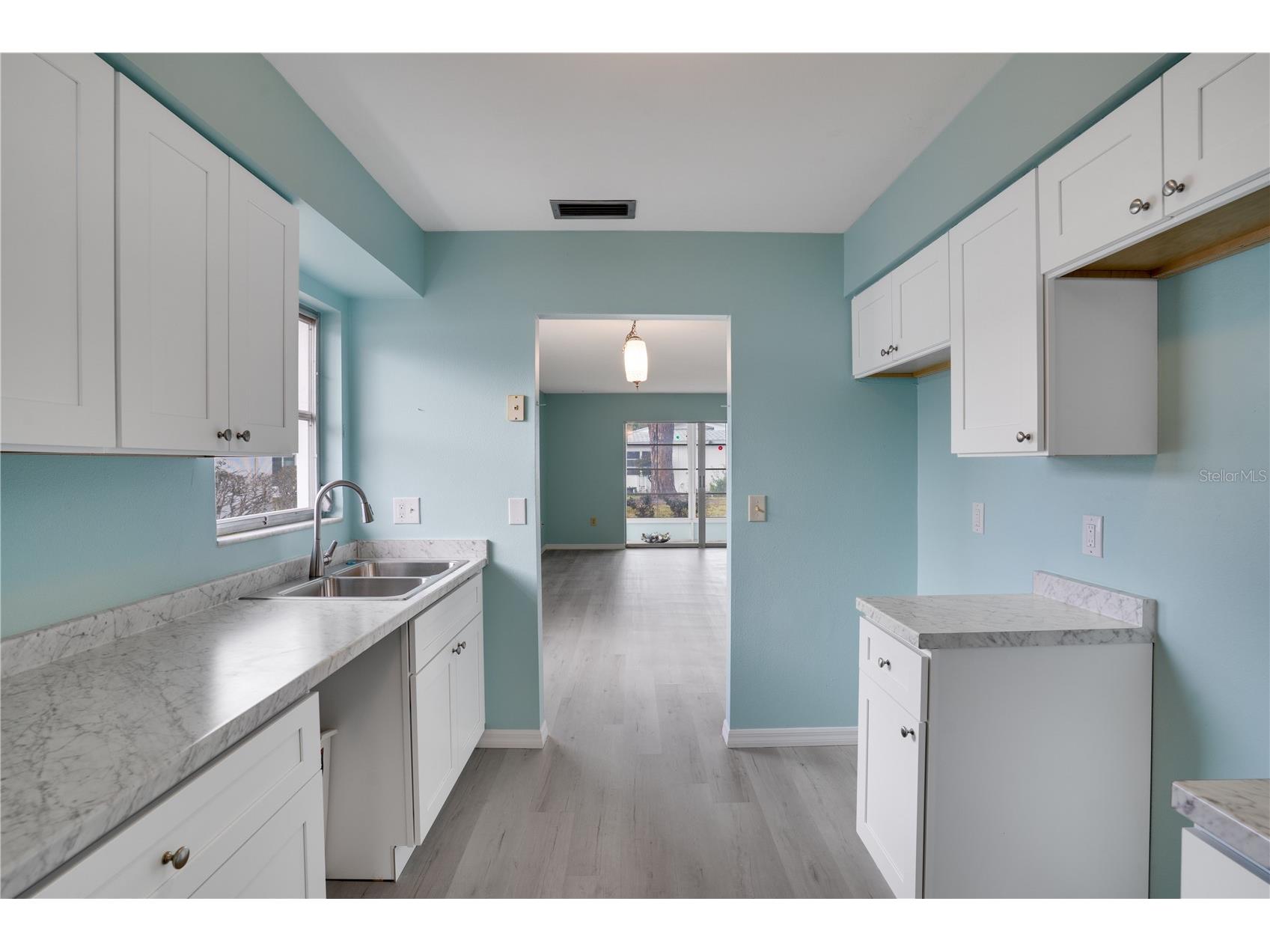 216 Fair Winds Drive #216 Nokomis FL 34275 TB8483450 image12