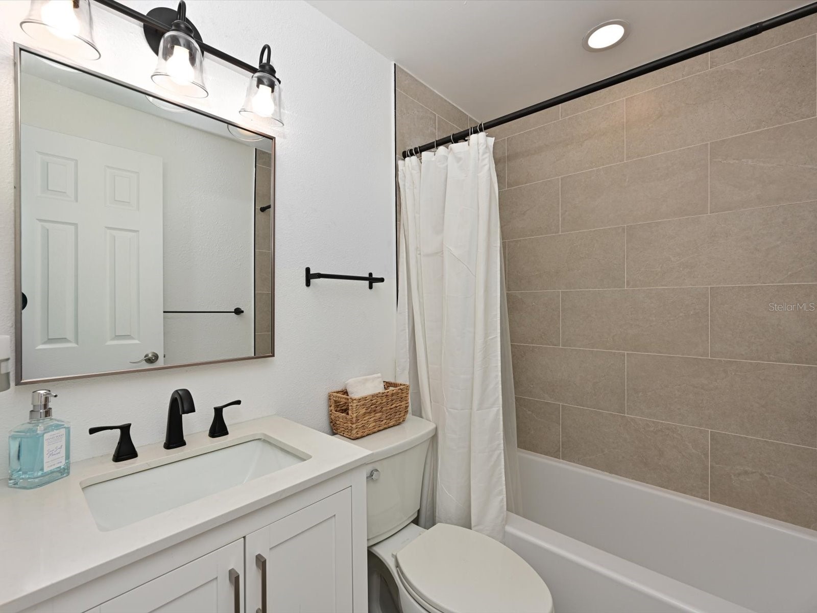 216 Gladiolus Street Anna Maria FL 34216 A4682103 image13