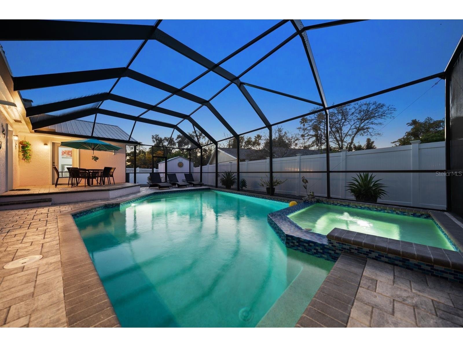 216 Grove Circle S Dunedin FL 34698 TB8480612 image2