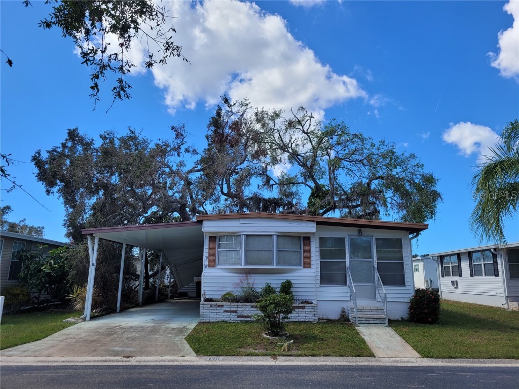 216 Oakwood Boulevard E Sarasota FL 34237 A4550916 image1