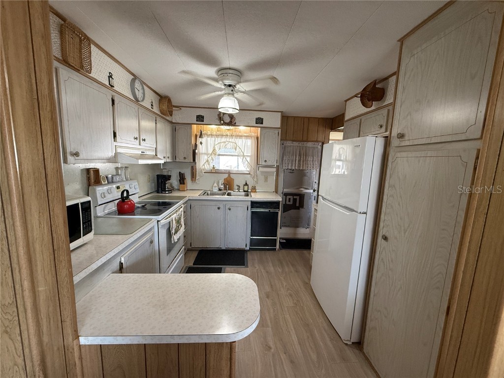 216 Outer Drive E Venice FL 34285 N6141009 image11