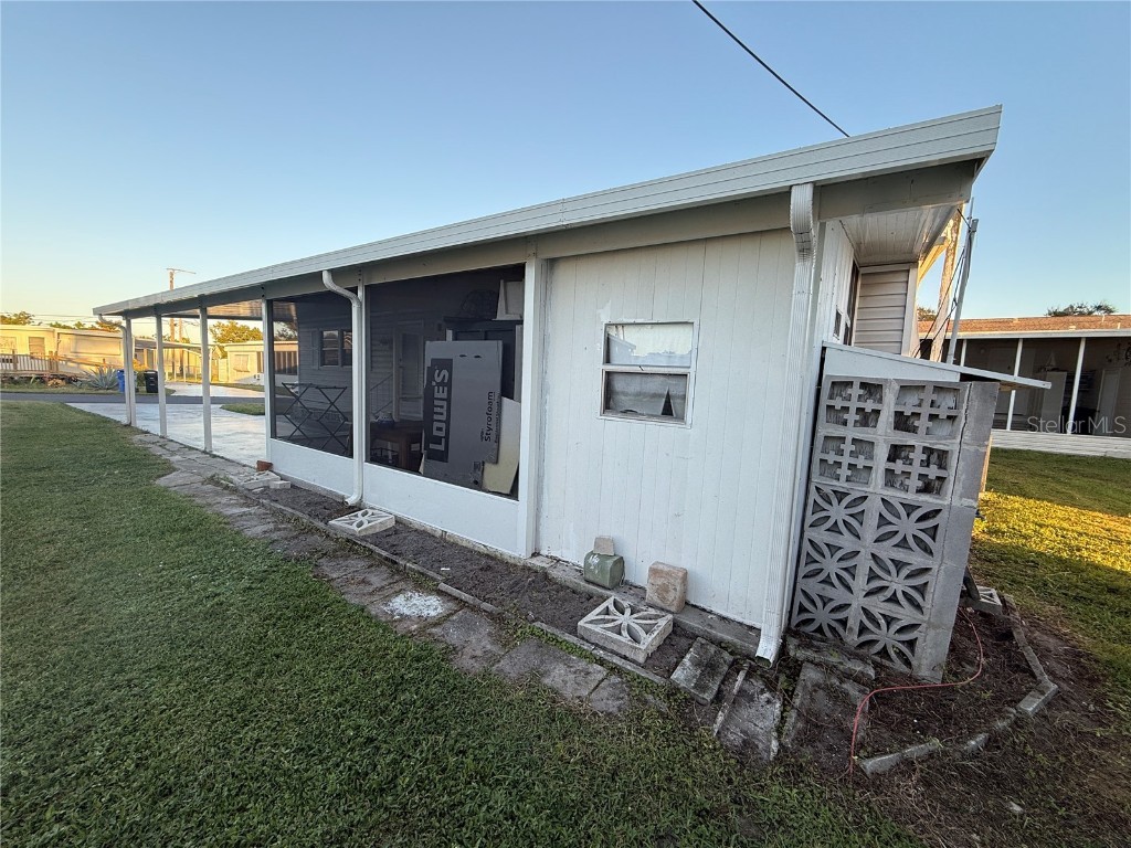 216 Outer Drive E Venice FL 34285 N6141009 image4