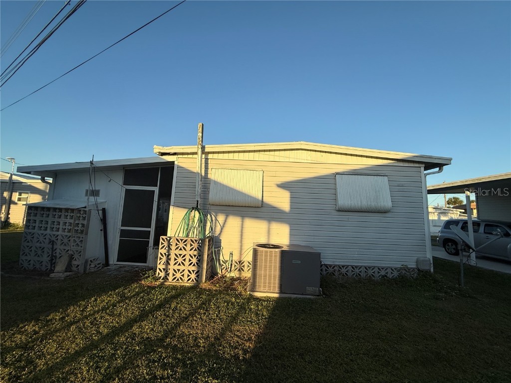 216 Outer Drive E Venice FL 34285 N6141009 image5