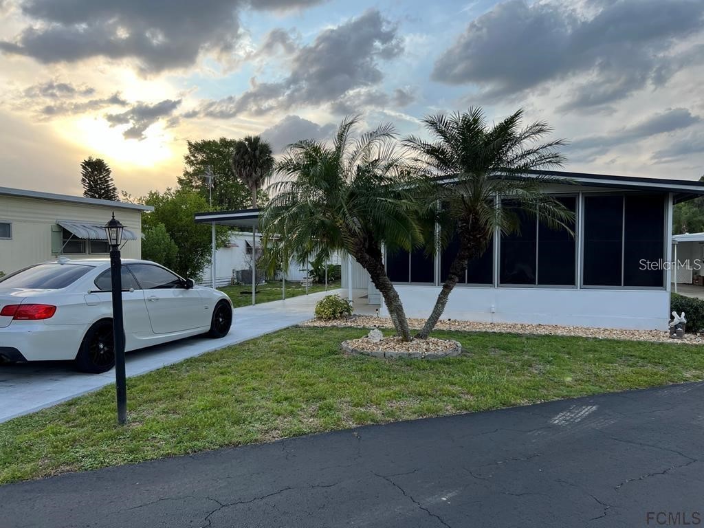 216 Rue De Paresse Tavares FL 32778 FC305119 image1