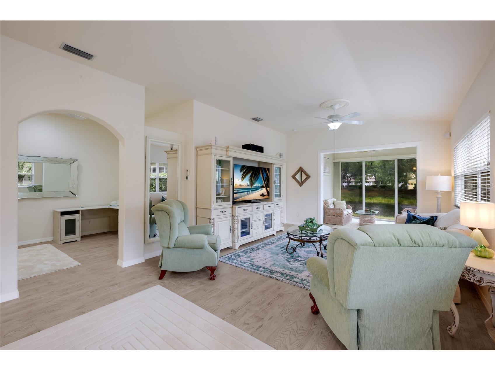 216 Vista Del Lago Way Venice FL 34292 A4694205 image4
