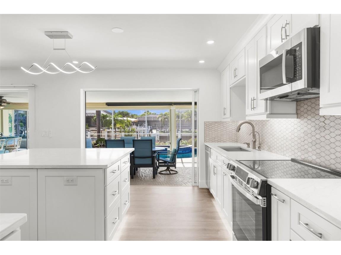 2160 Palm Tree Drive Punta Gorda FL 33950 - Canal D6140824 image15