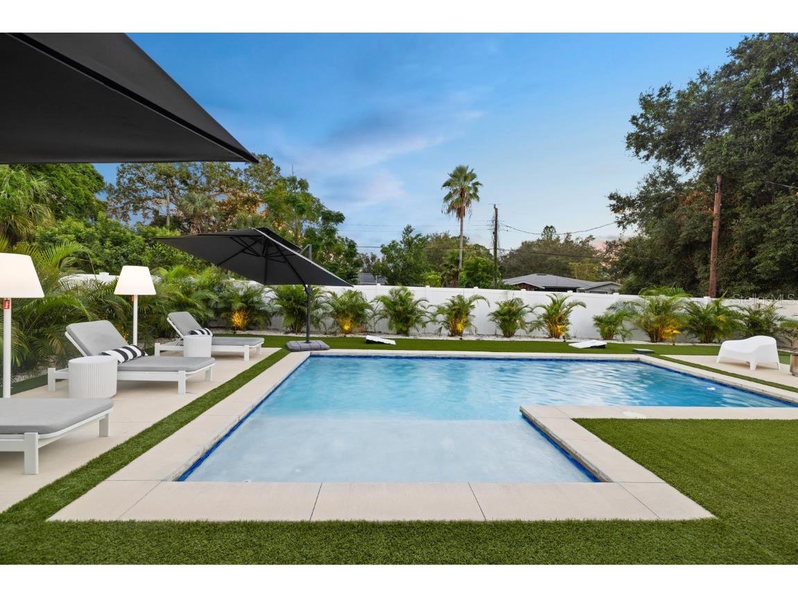 2160 Sunnyside Place Sarasota FL 34239 A4674367 image1