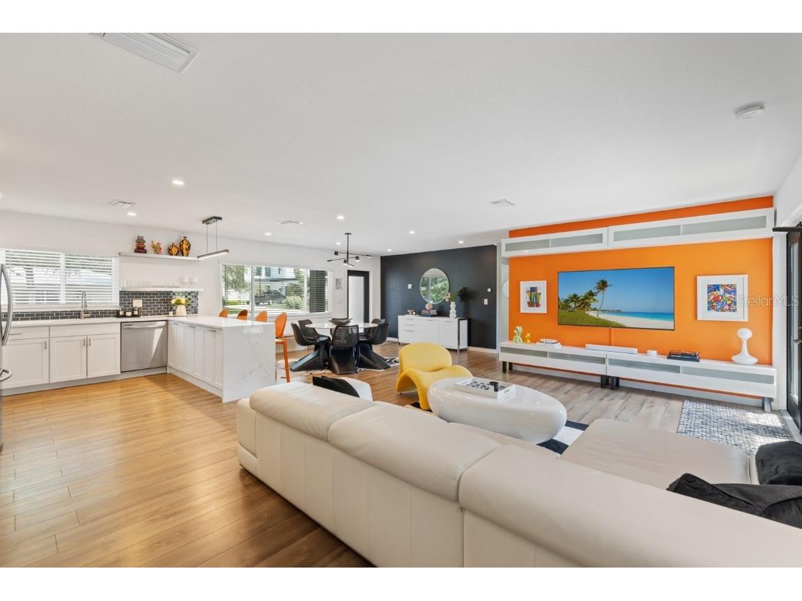 2160 Sunnyside Place Sarasota FL 34239 A4674367 image10