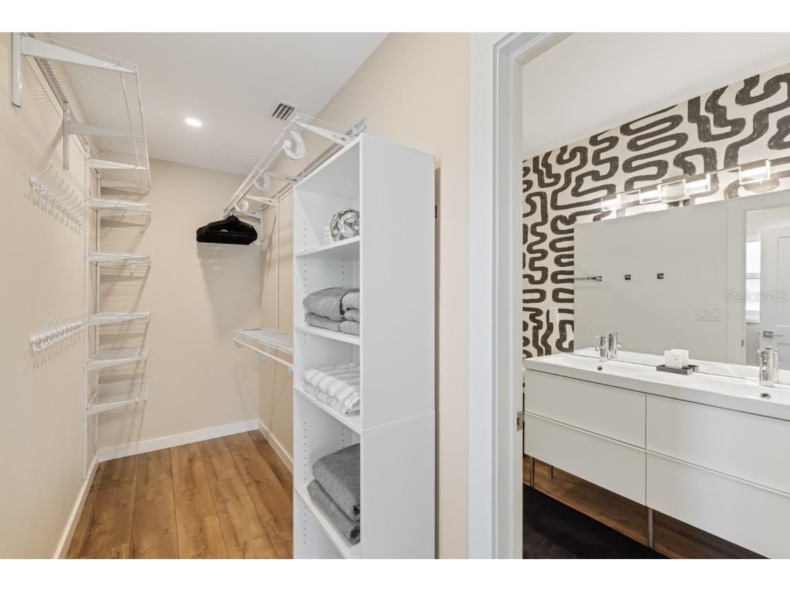 2160 Sunnyside Place Sarasota FL 34239 A4674367 image13