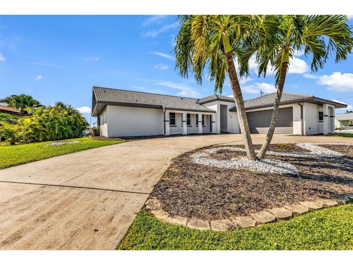 2161 Aqui Esta Drive Punta Gorda FL 33950 C7518047 image1