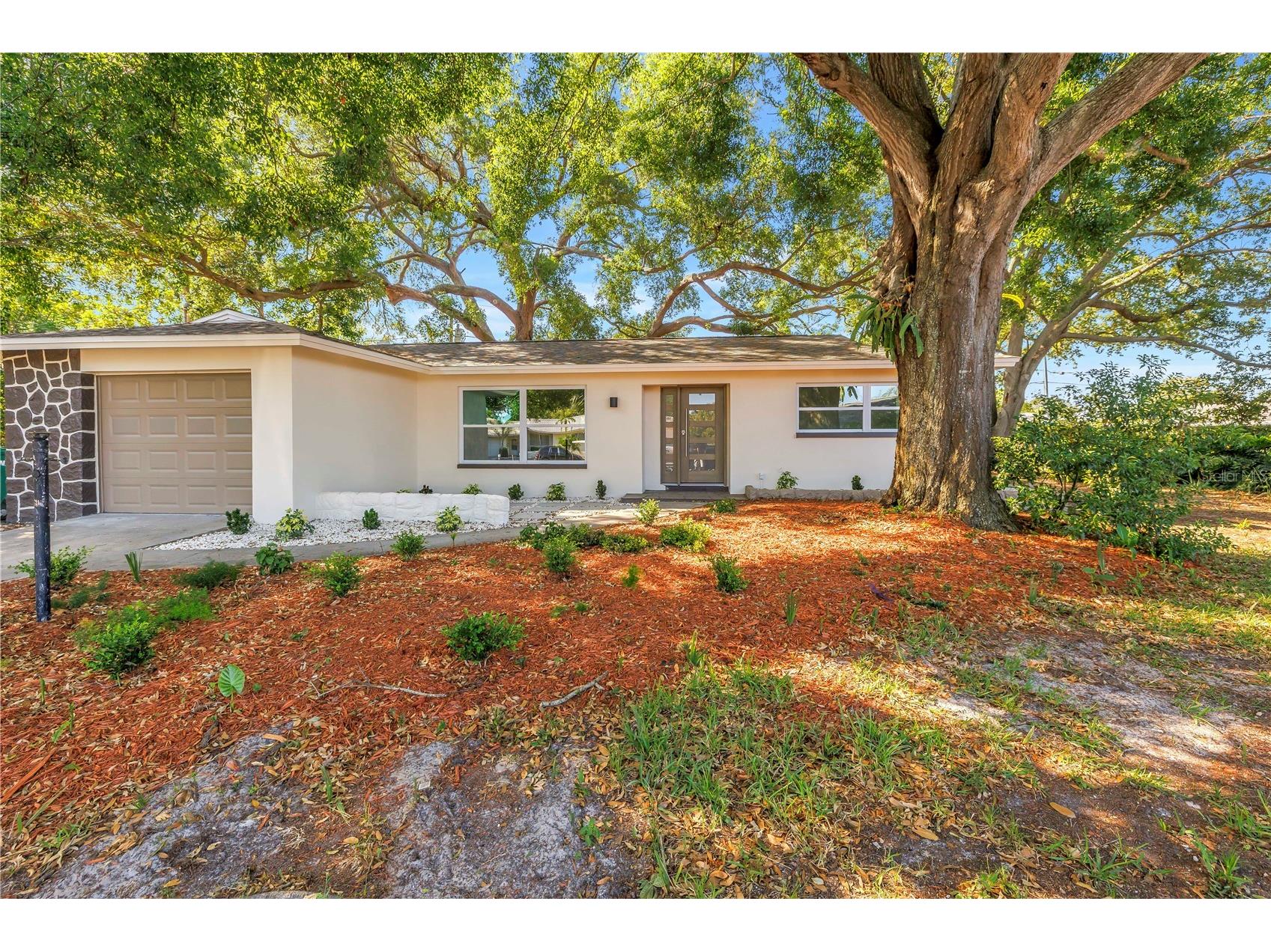 2161 NE Hillwood Court Clearwater FL 33763 TB8501733 image1