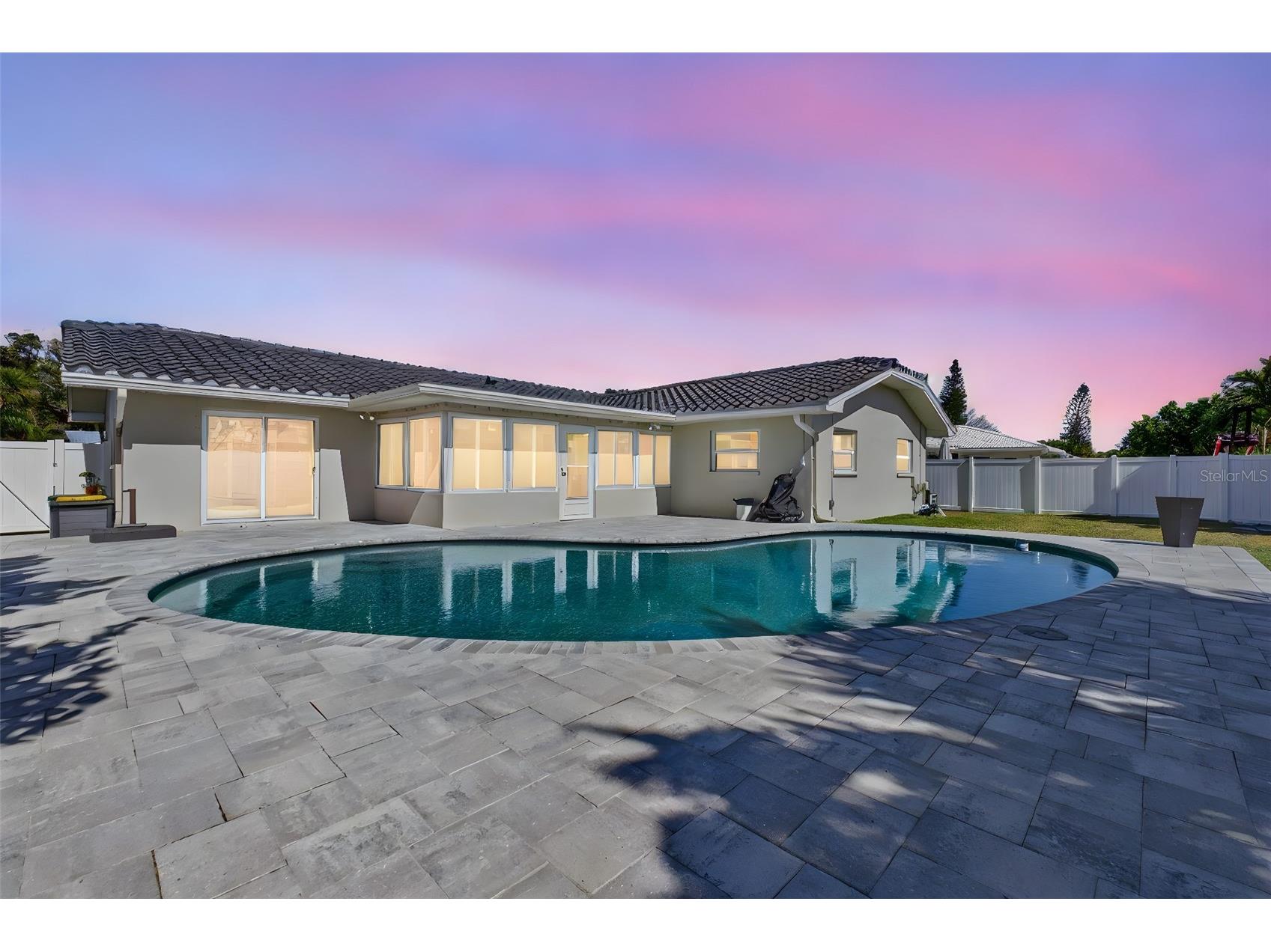 2161 Wateroak Drive N Clearwater FL 33764 TB8472030 image2