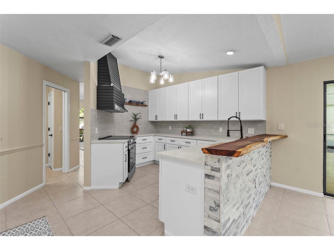 2162 Cork Oak Street Sarasota FL 34232 A4660428 image18