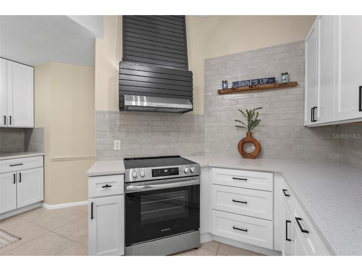 2162 Cork Oak Street Sarasota FL 34232 A4660428 image21