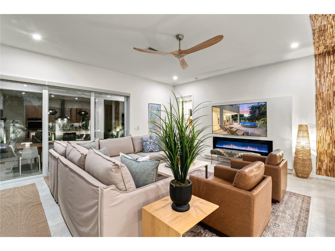 2163 Waldemere Street Sarasota FL 34239 A4669073 image15