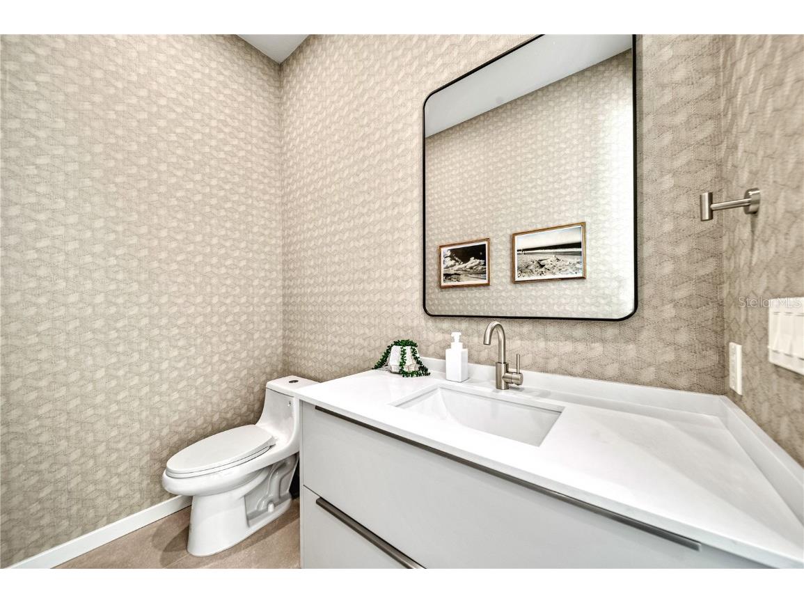 2163 Waldemere Street Sarasota FL 34239 A4669073 image17