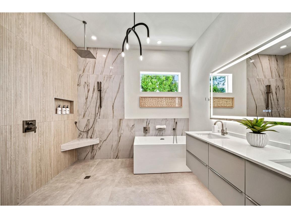2163 Waldemere Street Sarasota FL 34239 A4669073 image25