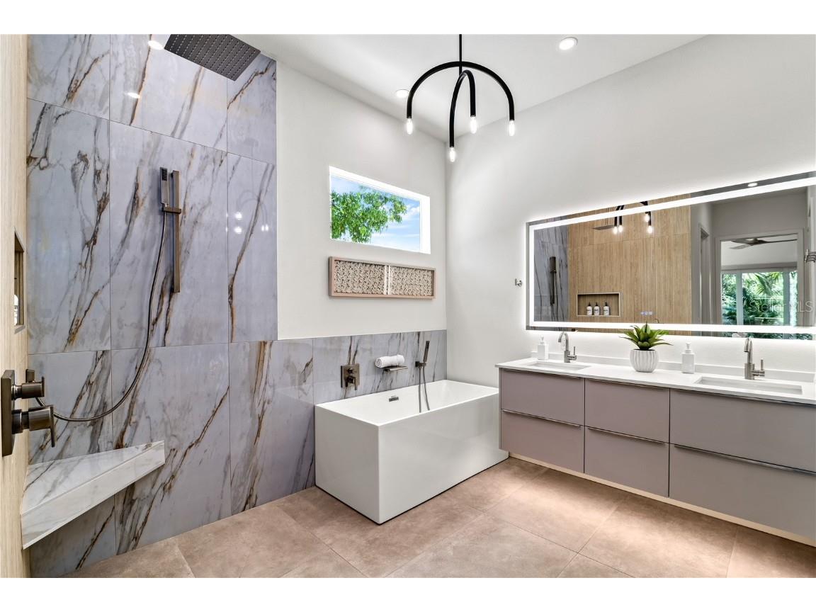2163 Waldemere Street Sarasota FL 34239 A4669073 image27