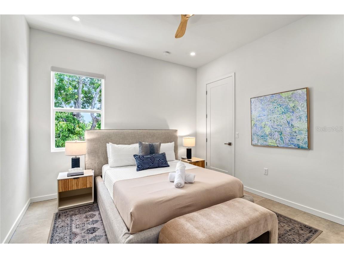 2163 Waldemere Street Sarasota FL 34239 A4669073 image32