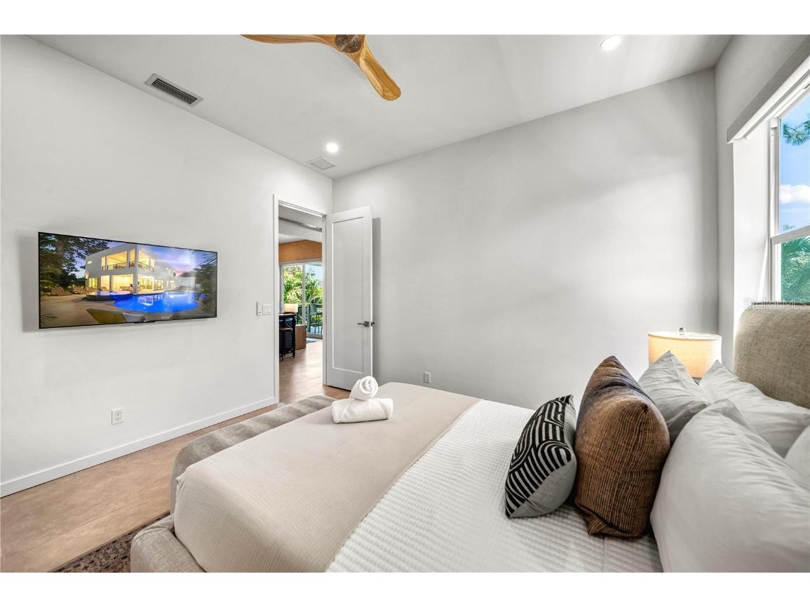 2163 Waldemere Street Sarasota FL 34239 A4669073 image34
