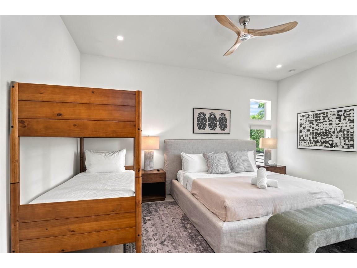 2163 Waldemere Street Sarasota FL 34239 A4669073 image36