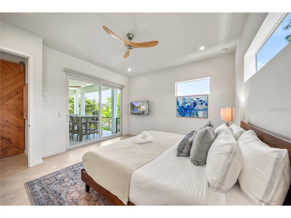2163 Waldemere Street Sarasota FL 34239 A4669073 image40
