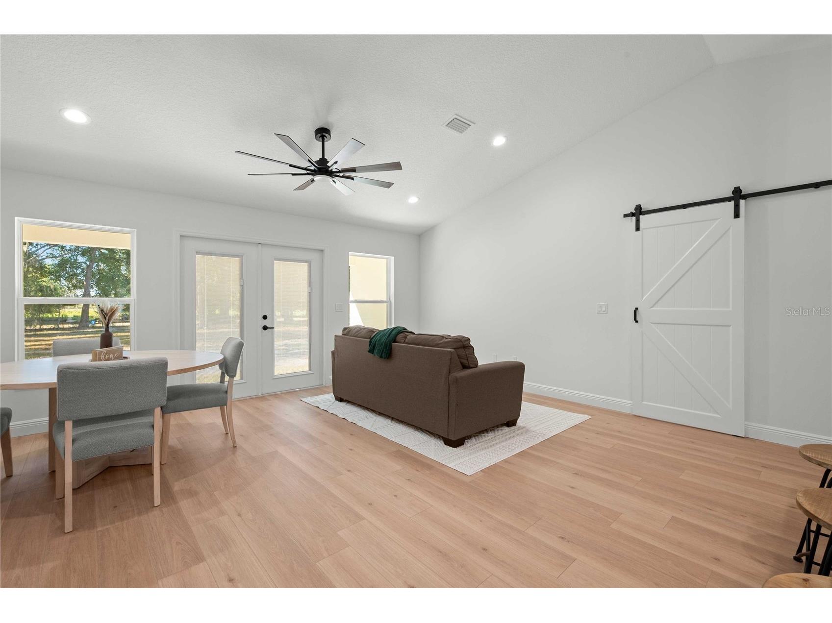 2164 Cr 436e Lake Panasoffkee FL 33538 G5102537 image17