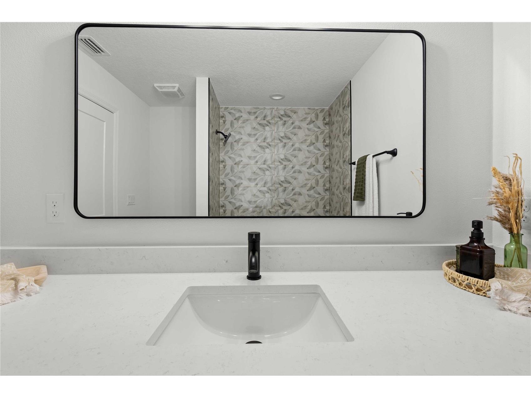 2164 Cr 436e Lake Panasoffkee FL 33538 G5102537 image23