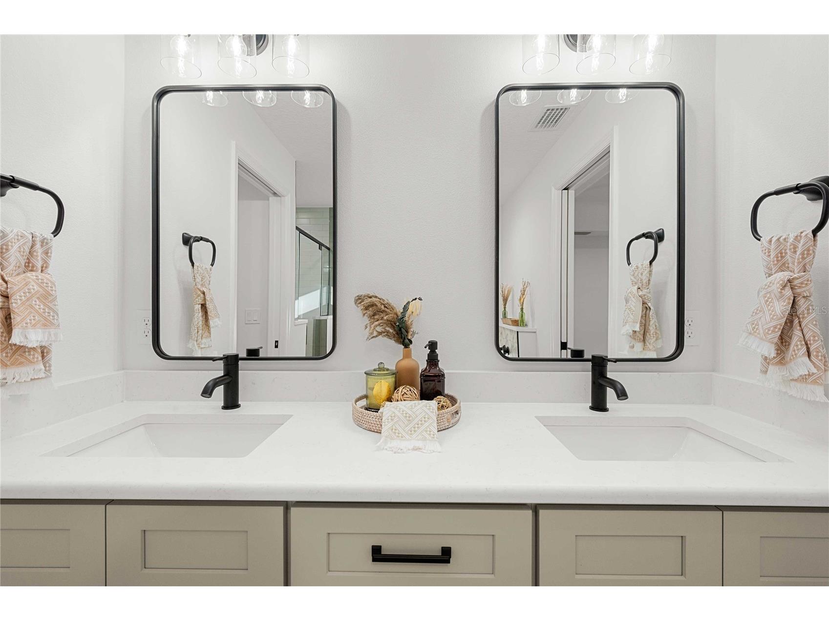 2164 Cr 436e Lake Panasoffkee FL 33538 G5102537 image37