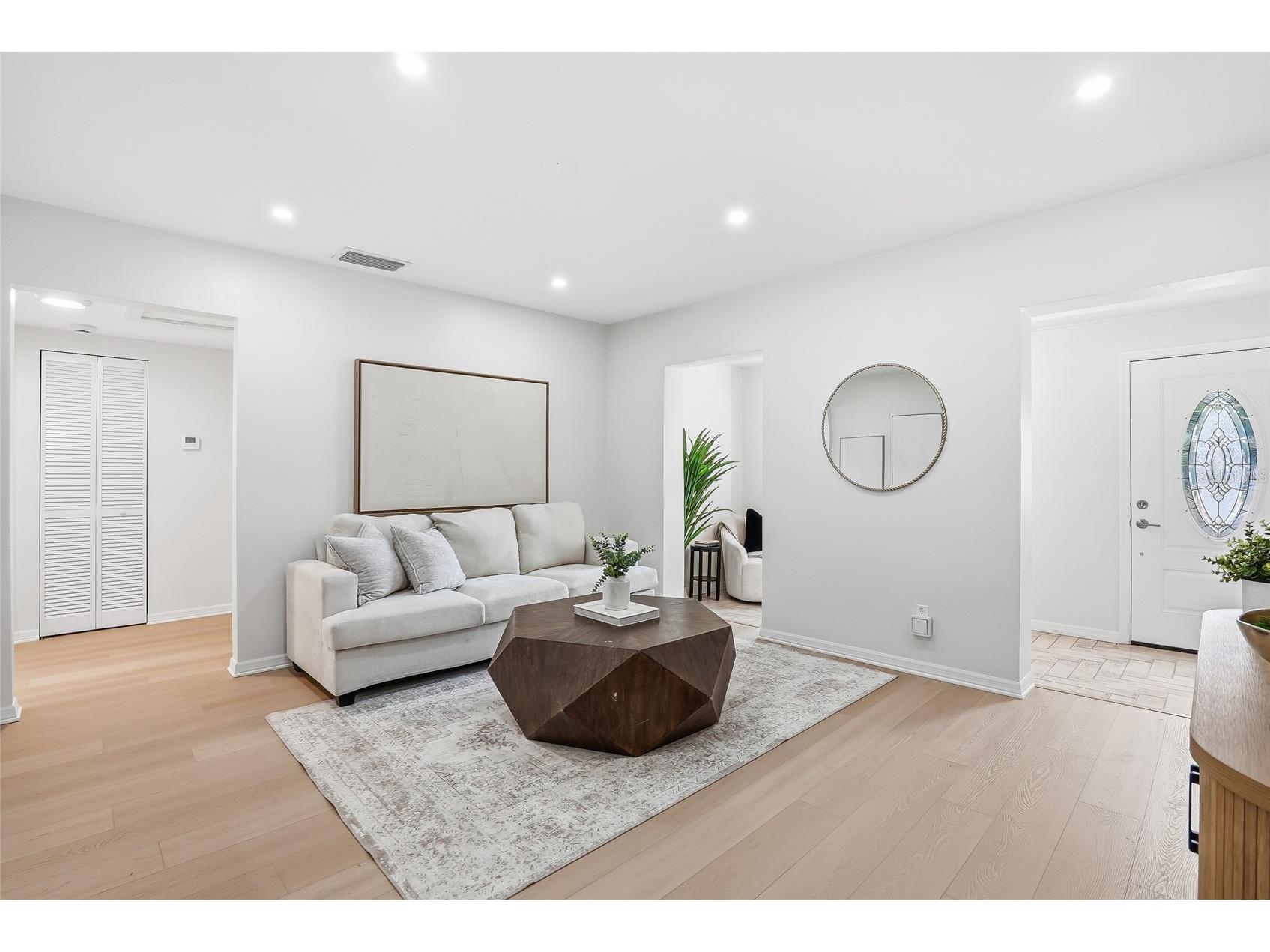 2164 Riviera Drive Clearwater FL 33763 TB8507362 image5