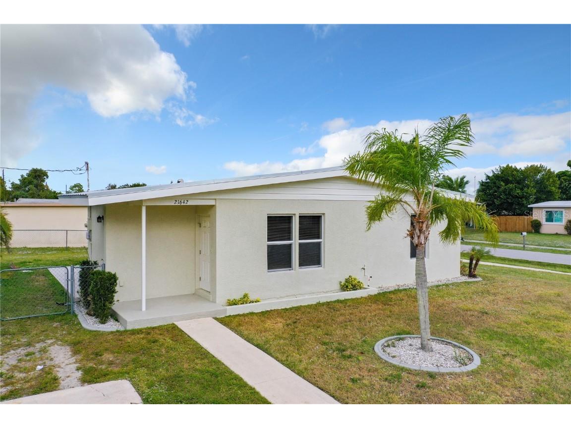 21642 Gibralter Drive Port Charlotte FL 33952 C7452965 image1