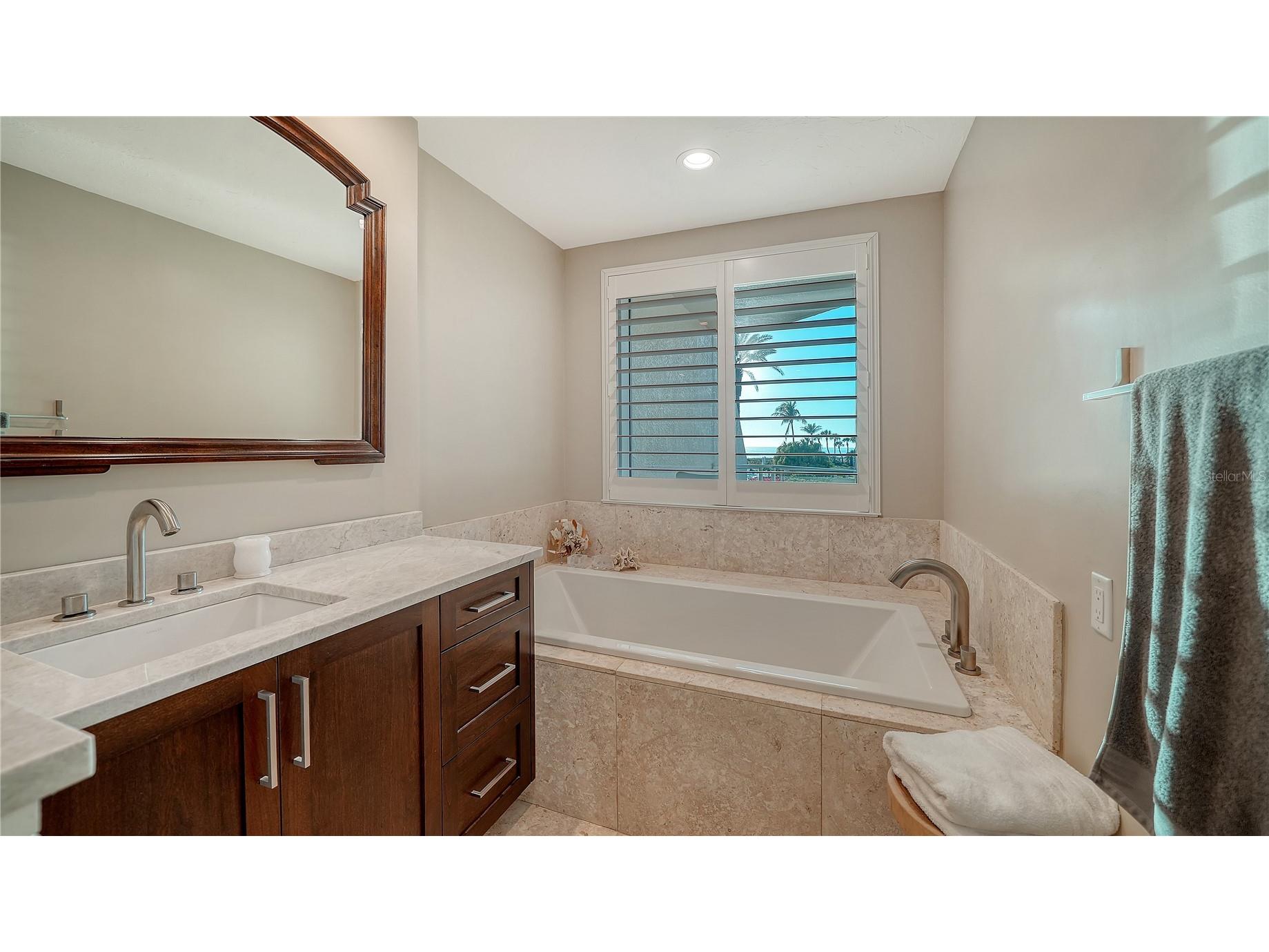 2165 Gulf Of Mexico Drive #115 Longboat Key FL 34228 - GULF A4684194 image19