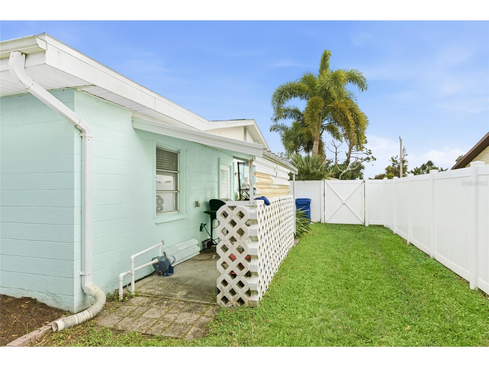 2165 Lakewood Drive Nokomis FL 34275 A4677625 image37