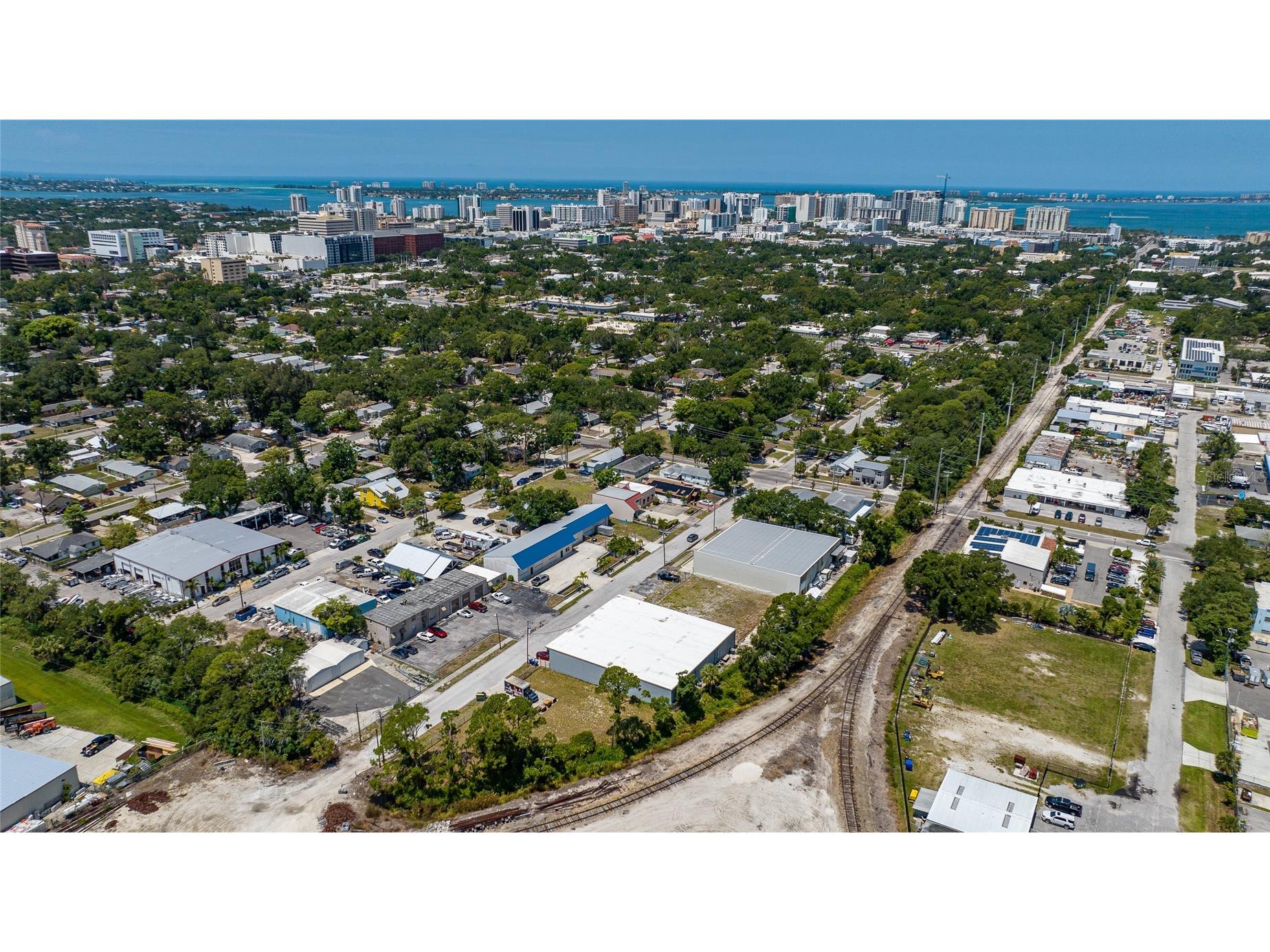 2169 10th Street Sarasota FL 34237 A4697336 image16
