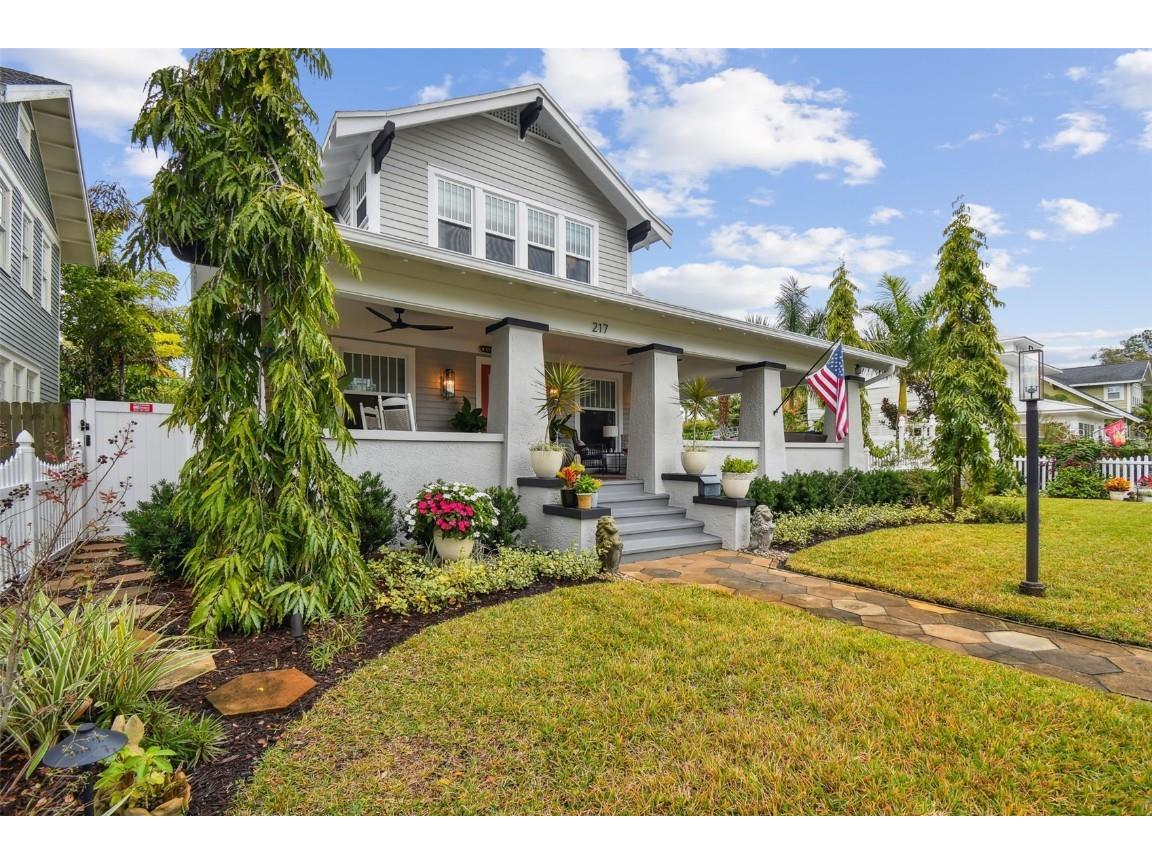 217 10th Avenue NE Saint Petersburg FL 33701 U8225256 image1