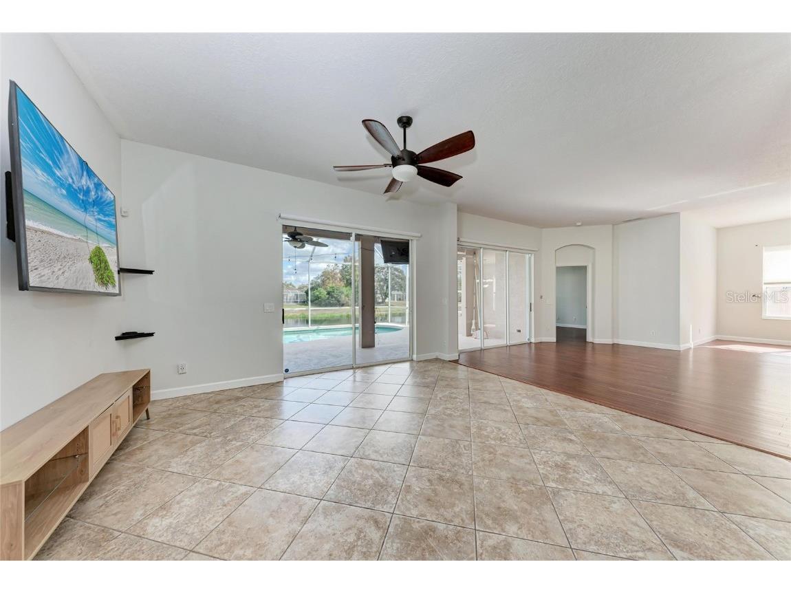 217 39th Street NE Bradenton FL 34208 A4675967 image18