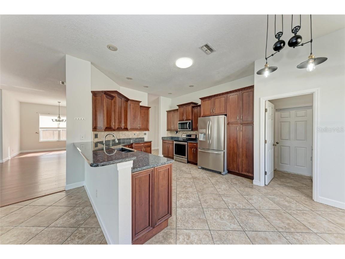 217 39th Street NE Bradenton FL 34208 A4675967 image22