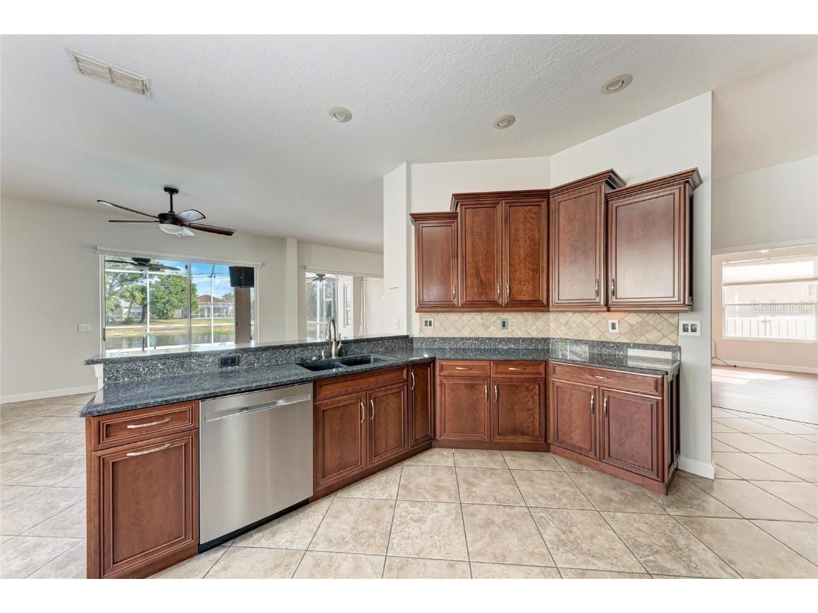 217 39th Street NE Bradenton FL 34208 A4675967 image26