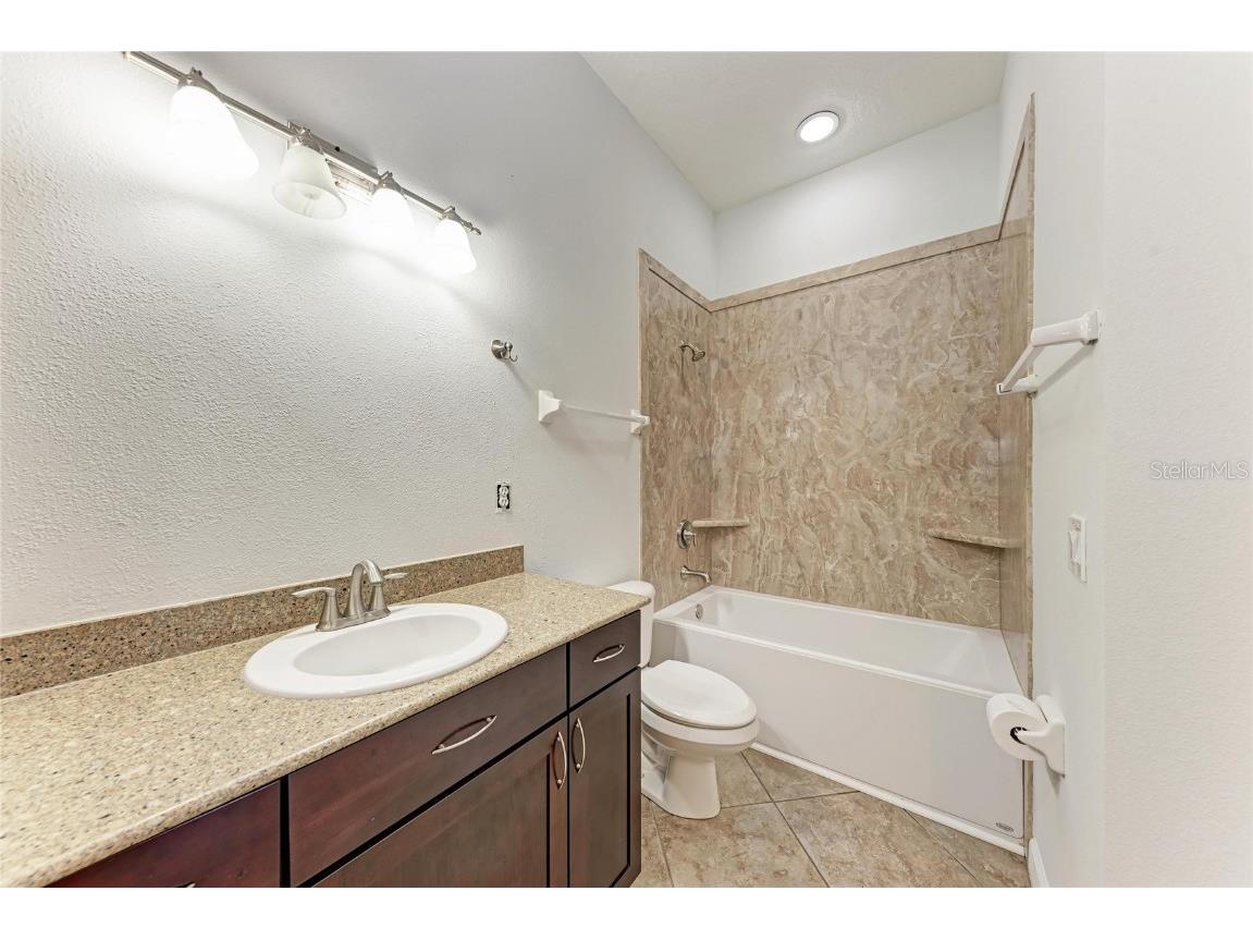 217 39th Street NE Bradenton FL 34208 A4675967 image38