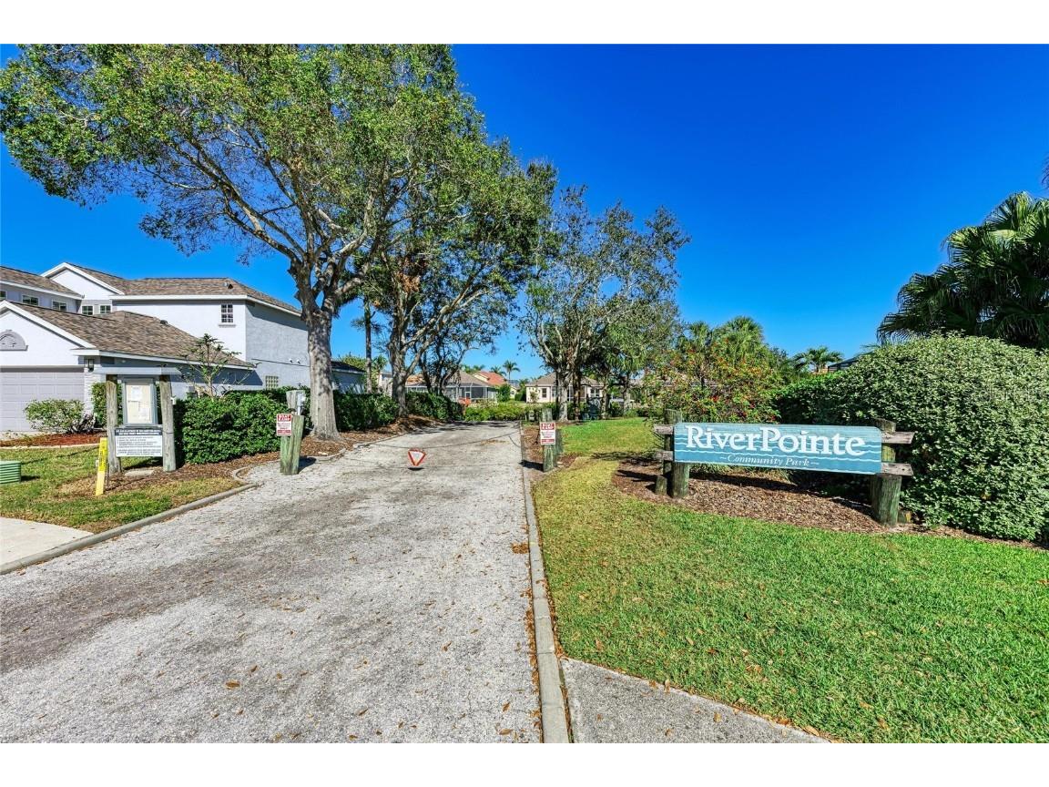 217 39th Street NE Bradenton FL 34208 A4675967 image69