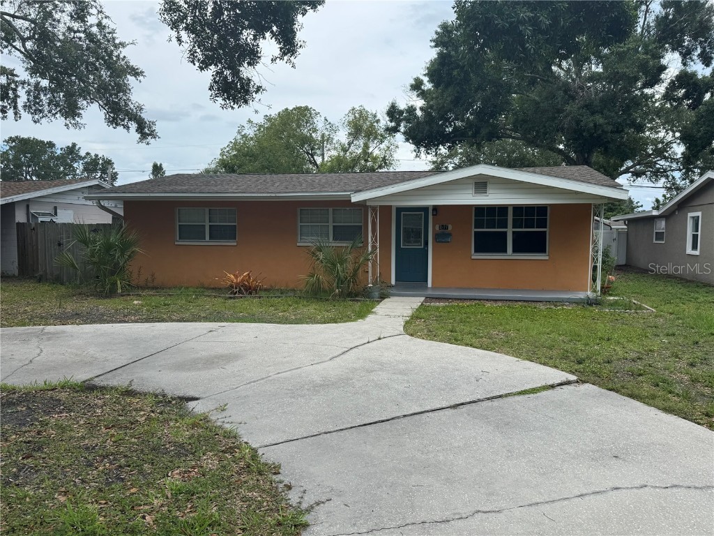 217 43rd Avenue NE Saint Petersburg FL 33703 TB8399052 image1