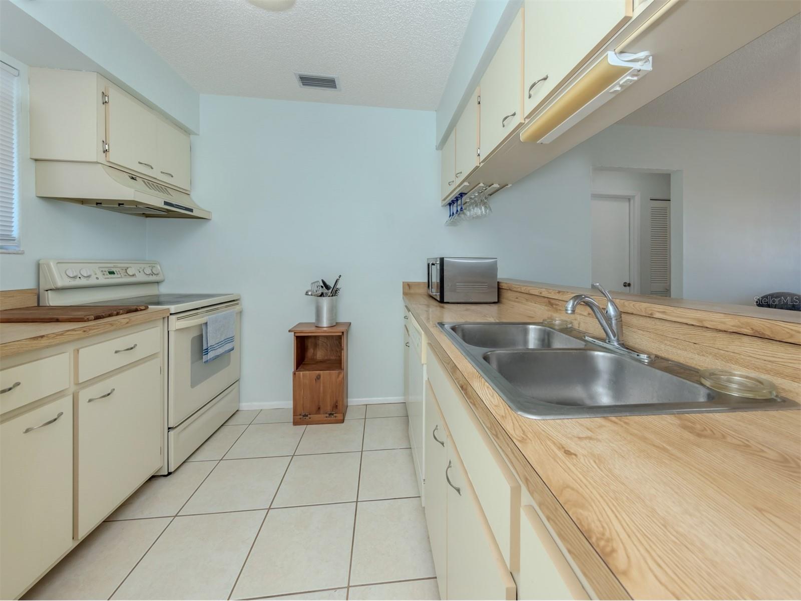 217 Airport Avenue W #216 Venice FL 34285 N6144635 image18