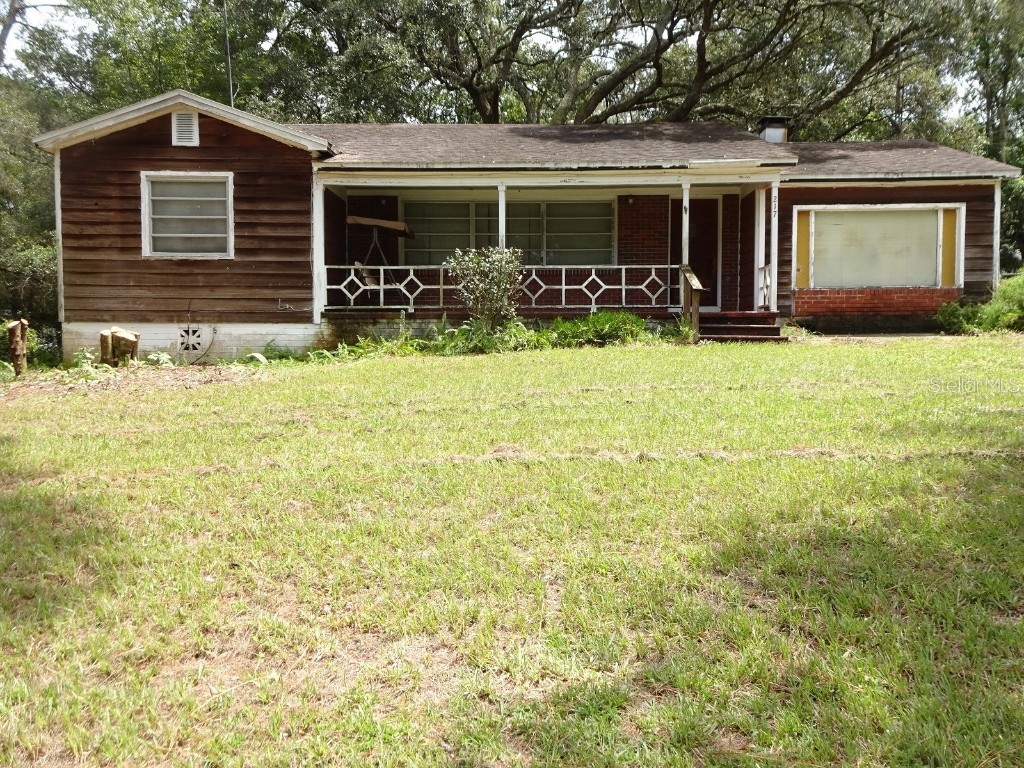 217 Catalonia Avenue De Leon Springs FL 32130 V4931850 image1