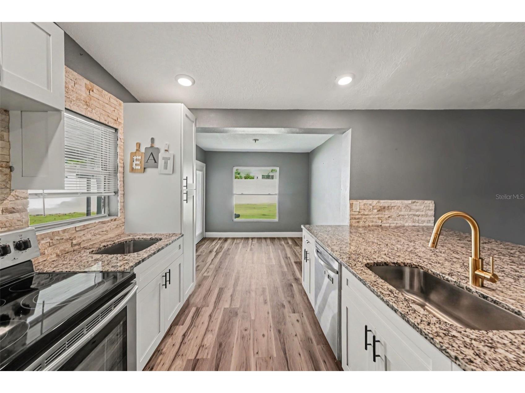 217 Garden Circle Belleair FL 33756 TB8522431 image9