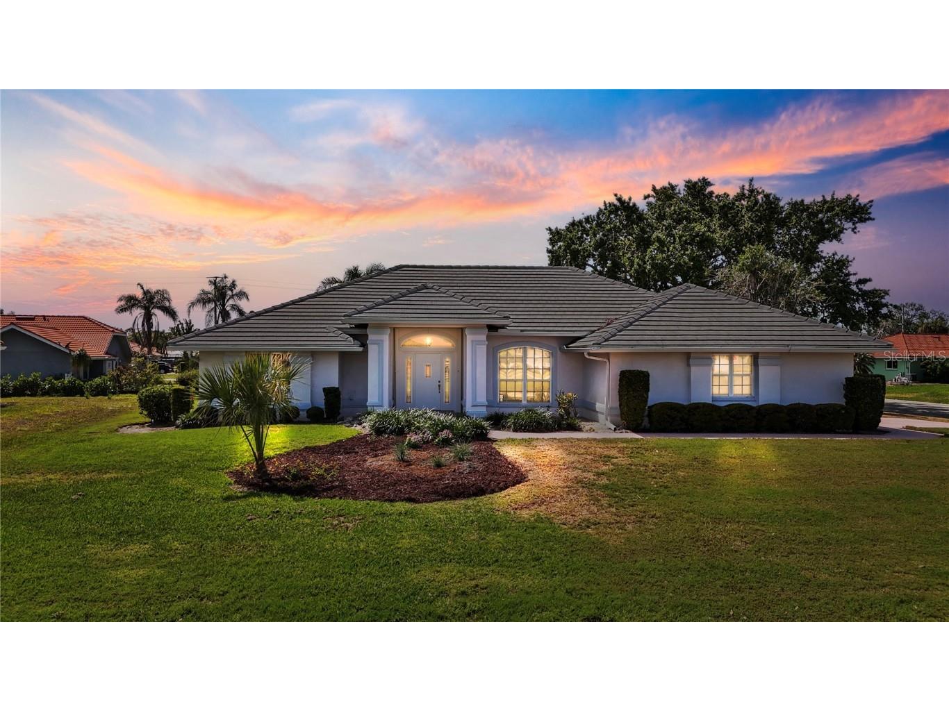 217 Rockwood Way Englewood FL 34223 D6141194 image1