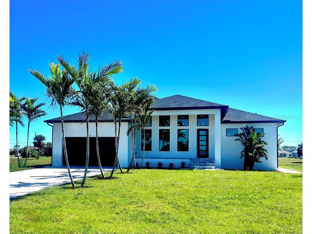217 Rotonda Boulevard S Rotonda West FL 33947 A4649891 image1